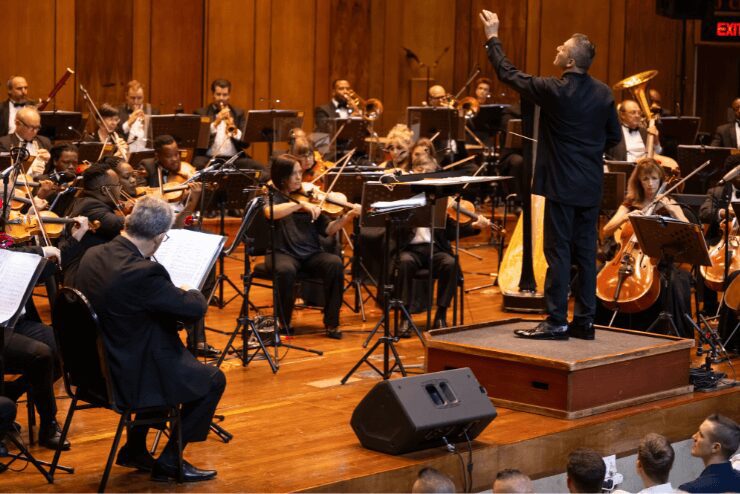 The Johannesburg Philharmonic Orchestra in Candelabra Classics with Jonathan Roxmouth