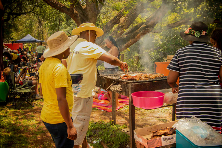 People braaing at the Pretoria Zoo Braai Festival